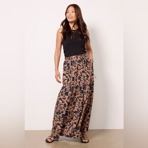 Evereve Andie Tiered Maxi Skirt NWT size medium